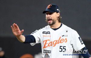 1.5억 한국행 → 14억 재계약 → 147억 빅리거로 금의환향! '대전 예수' 독립리거의 인생역전…진정한 역수출 '신화' 썼다