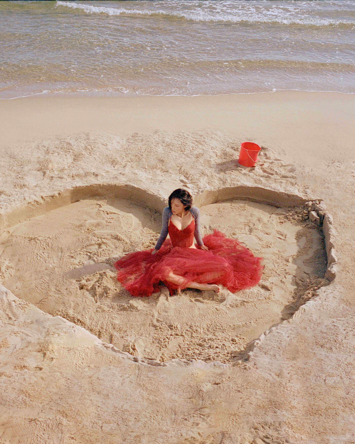 [공식]화사, 박정민과 청룡무대 효과 제대로…'굿 굿바이' 빌보드도 역주행