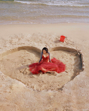 [공식]화사, 박정민과 청룡무대 효과 제대로…'굿 굿바이' 빌보드도 역주행