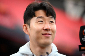 손흥민 없어 너무 불행해요→'충격 분석' 토트넘 EPL 행복 순위 꼴찌...동료끼리 충돌 감독 패싱 팬 무시 팬심 분열, 최악 4종 세트