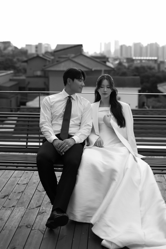 삼성 거포 외야수 윤정빈, 품절남 된다...6일 신부 이효진씨와 백년가약