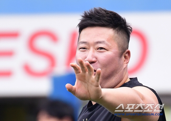 '와 26억에 밀렸다' KIA 자존심 구겼다, 오버페이의 문제 아니었다……