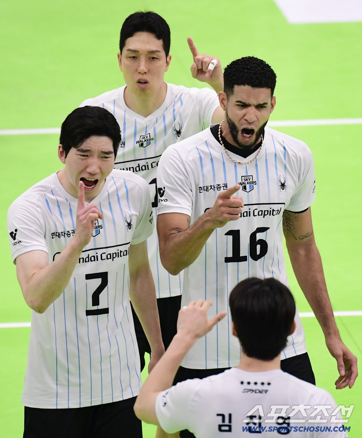 "왜 지치지 않지? 66번이나 때렸는데…" 프랑스 명장도 놀랐다. 35세…