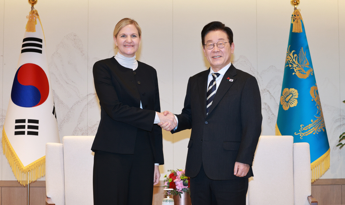 이재명 대통령,'첫방한'코번트리 IOC위원장 만났다...李대통령"韓체육발…