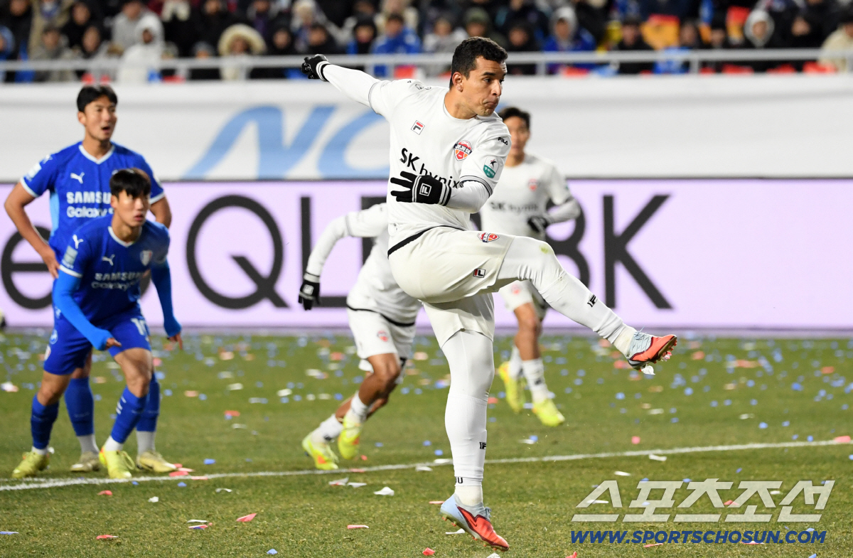 명가 재건 또 빨간불! 'K리그2 최강 화력'이 'K리그1의 벽'에 막혔…