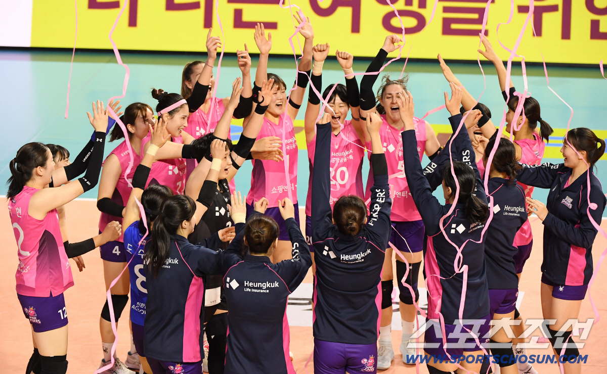 [포토] 흥국생명, 1위 도로공사에 대역전극