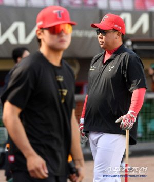 '유격수 김도영' KIA는 포기한 적 없다, 왜 亞 쿼터 유격수 살폈나…