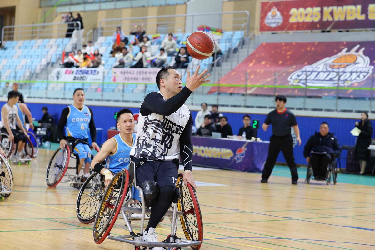 [현장인터뷰]"日 특급" 춘천 타이거즈 '승리 주역' 1승1패 후지모토 …