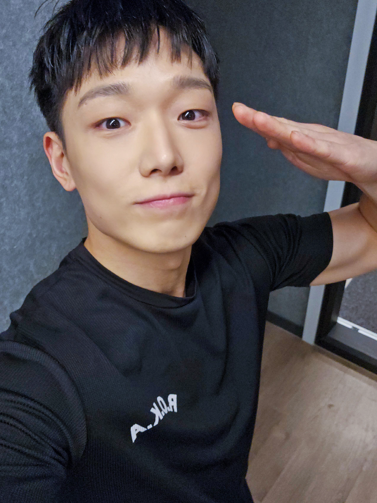 [공식]아이콘 바비, '군백기' 끝냈다…팬들과 아들 곁으로