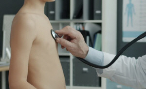 코로나19와 RSV 더 독해졌나?…전문의들 중등도 증가 체감