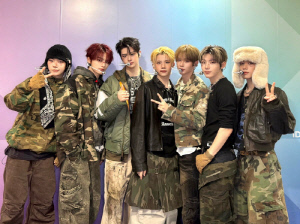 클로즈 유어 아이즈, '블랙아웃' 활동으로 글로벌 팬 눈 떴다…음반 커리어 하이→신인상 5관왕[SC줌人]