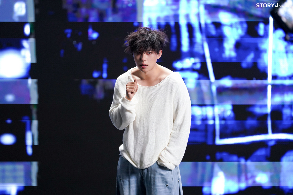 배우 김성철, 뮤지컬 '데스노트' 포스터 비하인드 컷 공개…'3년 만에 …