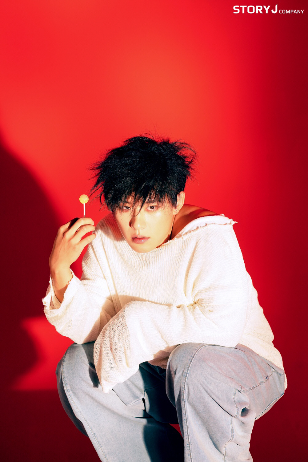 배우 김성철, 뮤지컬 '데스노트' 포스터 비하인드 컷 공개…'3년 만에 …