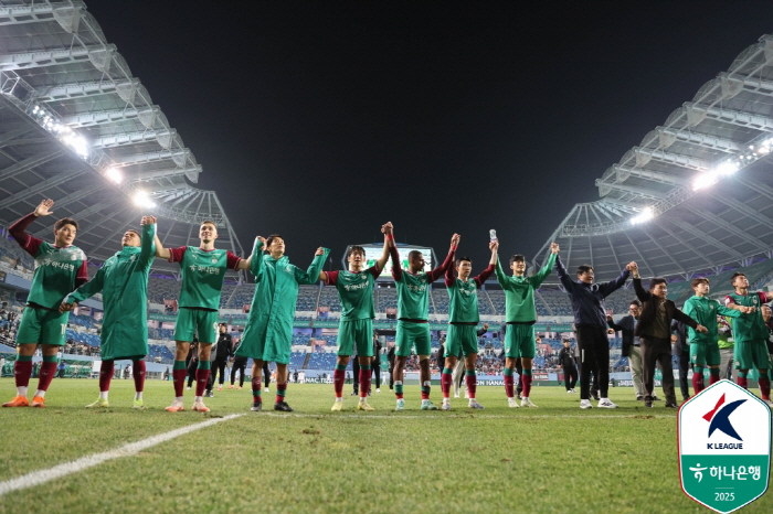 배고픈 시도민구단'에서 '창단 첫 준우승'까지, 명문구단 꿈꾸는 대전의 …