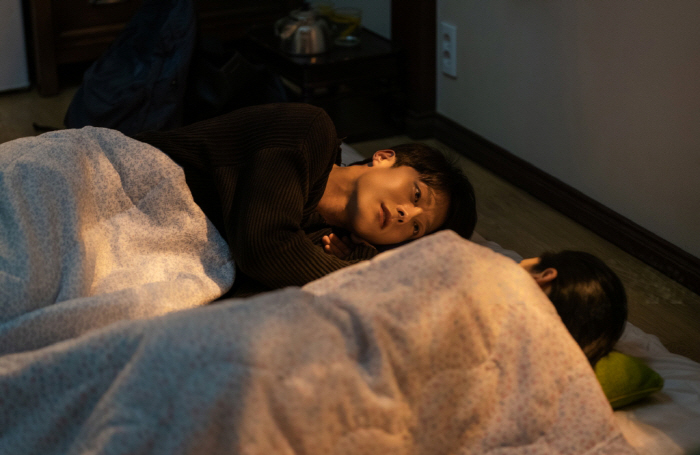 장기용♥안은진, 키스 이어 동침까지 심쿵 "멜로 눈빛 뭔데" (키스는 괜…