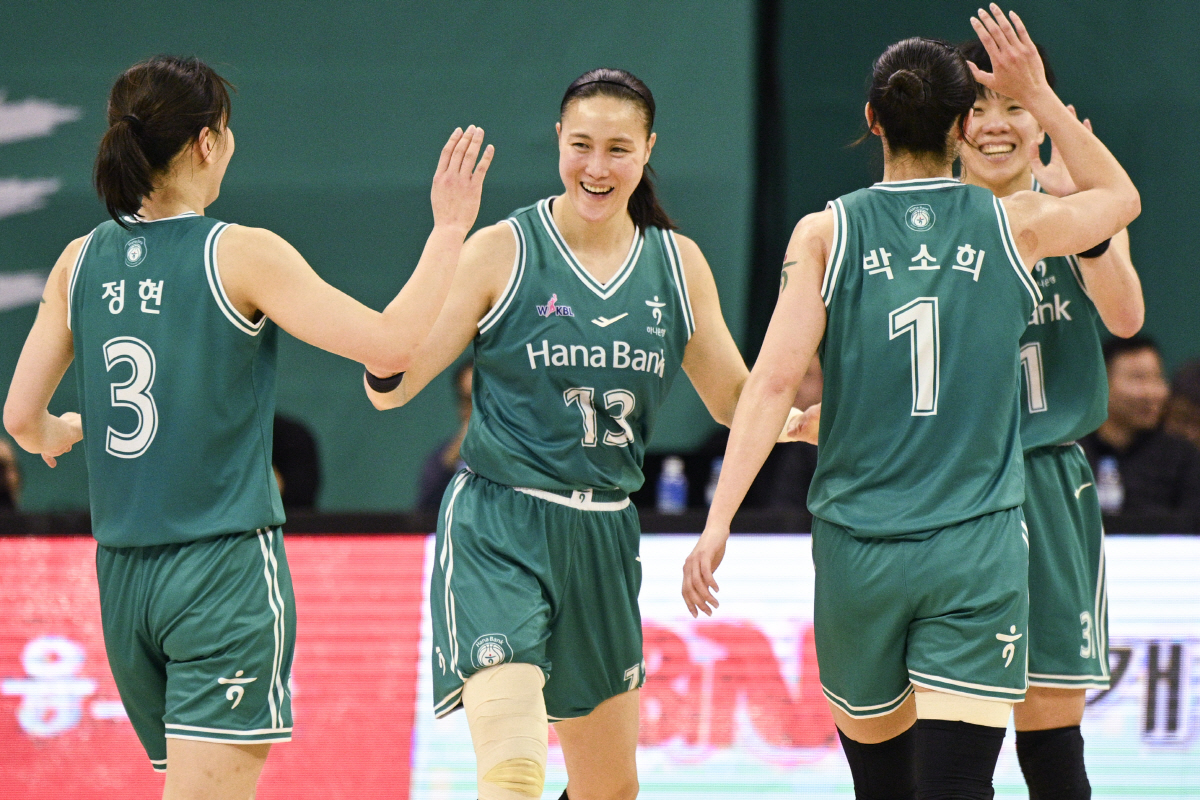 "김정은은 김정은이다!" 극찬 이끌어낸 '레전드' 부천 하나은행 김정은 …