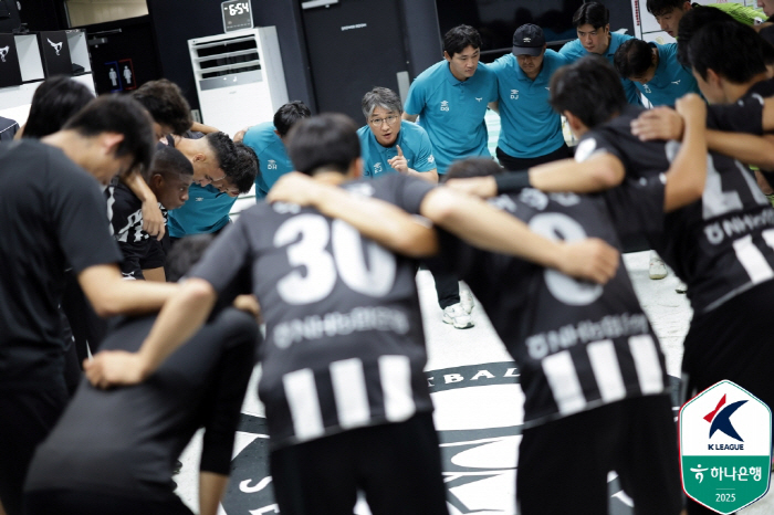 '꼴찌→PO+베스트11 3명 배출' 성남 승격은 못했지만, '지니어스' …