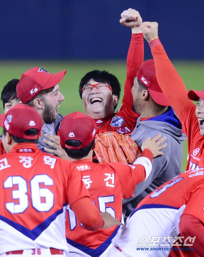 "김광현 기준점 아니다" 양현종 45억 어떻게 책정했나, 종신 타이거즈맨…