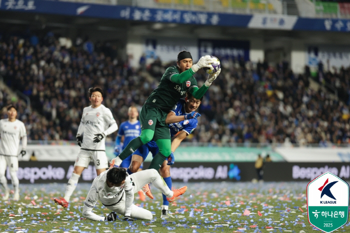 "재난 같았던 날씨" 모두가 얼어붙었지만, 즐기는 자는 웃었다...'선방…