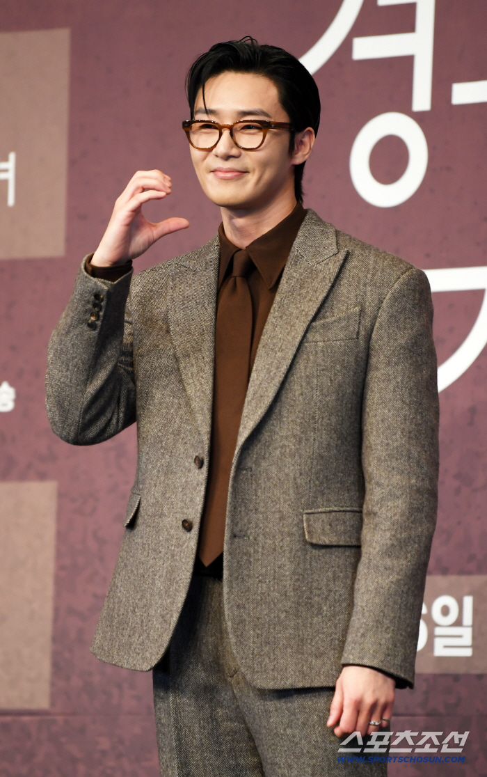 연예부 기자로 돌아오는 박서준 “데뷔초 하루 8시간 인터뷰 돌던 기억 떠올라”