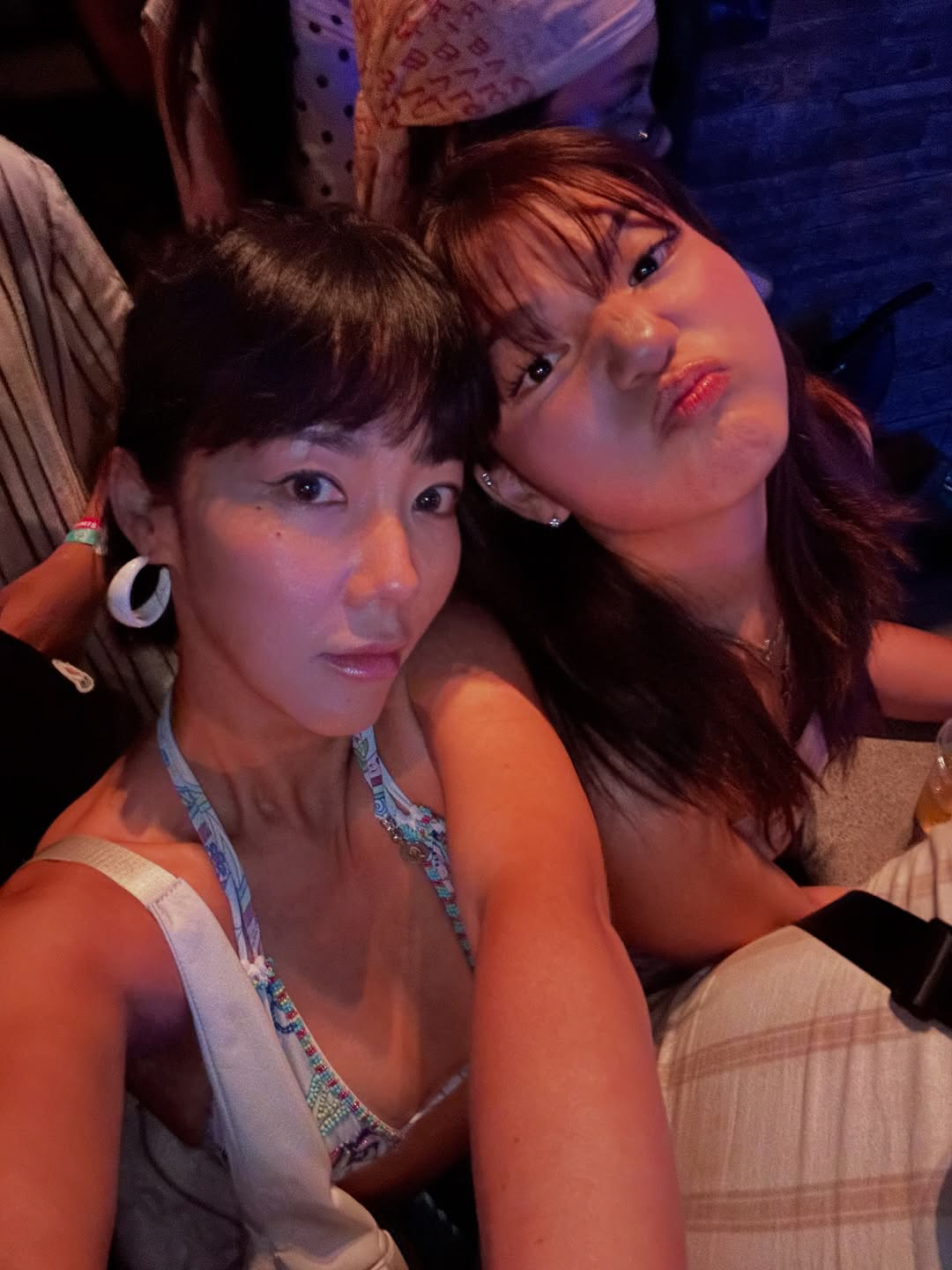 이윤진, 발리서 자식 농사 대성공...14세 딸, '모의UN 참가' 상 …