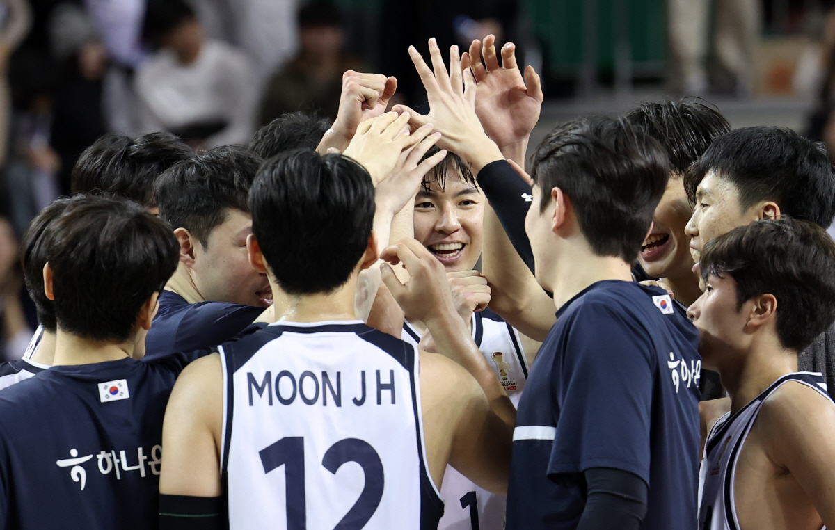 [류동혁이 이슈분석] 임시감독. 준비기간 단 4일. 전희철 대표팀 감독의…