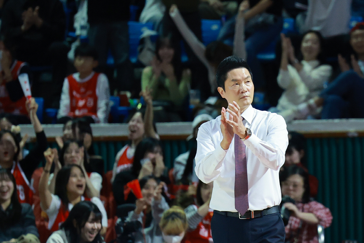 [류동혁이 이슈분석] 임시감독. 준비기간 단 4일. 전희철 대표팀 감독의…