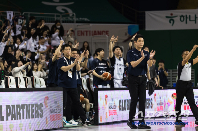 [류동혁이 이슈분석] 임시감독. 준비기간 단 4일. 전희철 대표팀 감독의…