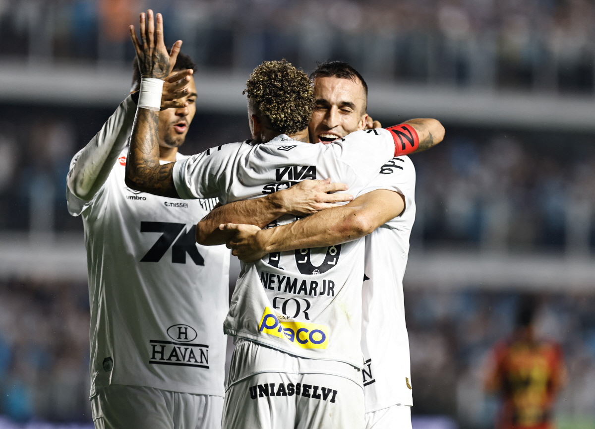 '수술 미룬' 네이마르, 미쳤다→'시즌 아웃' 판정에도 3년 8개월 만의…