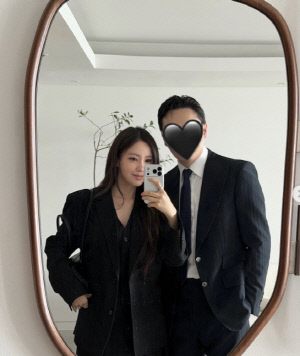 효민, 드디어 ♥재력가 남편 공개...함은정 결혼식서 존재감 폭발 