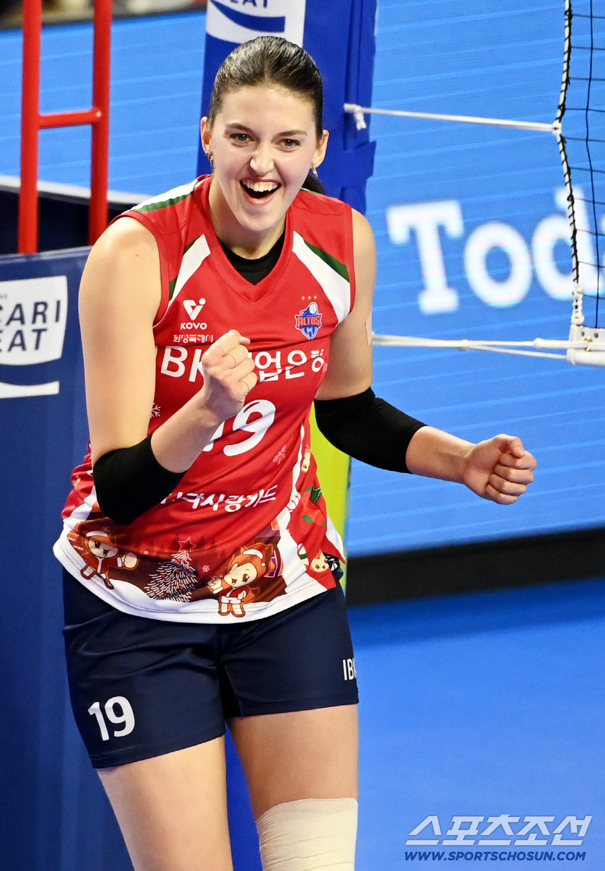 [포토] 주먹불끈 빅토리아, 공격 들어갔어!