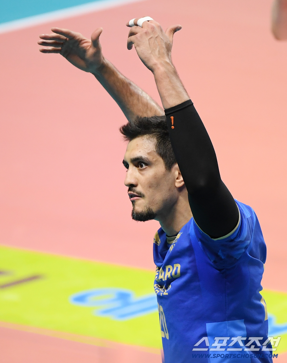 [포토] 환호하는 아라우조