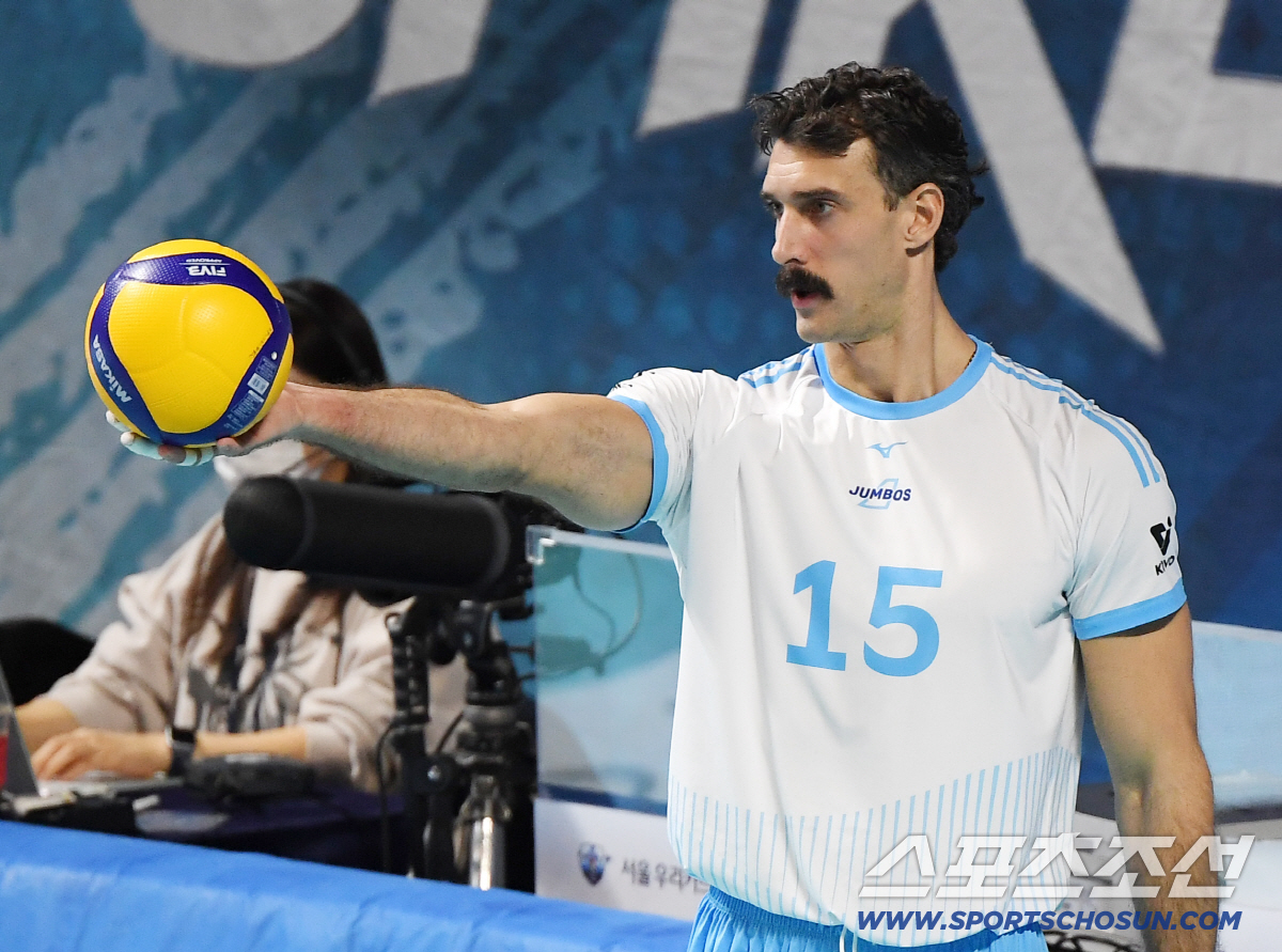 [포토] 러셀, 서브 에이스 예약