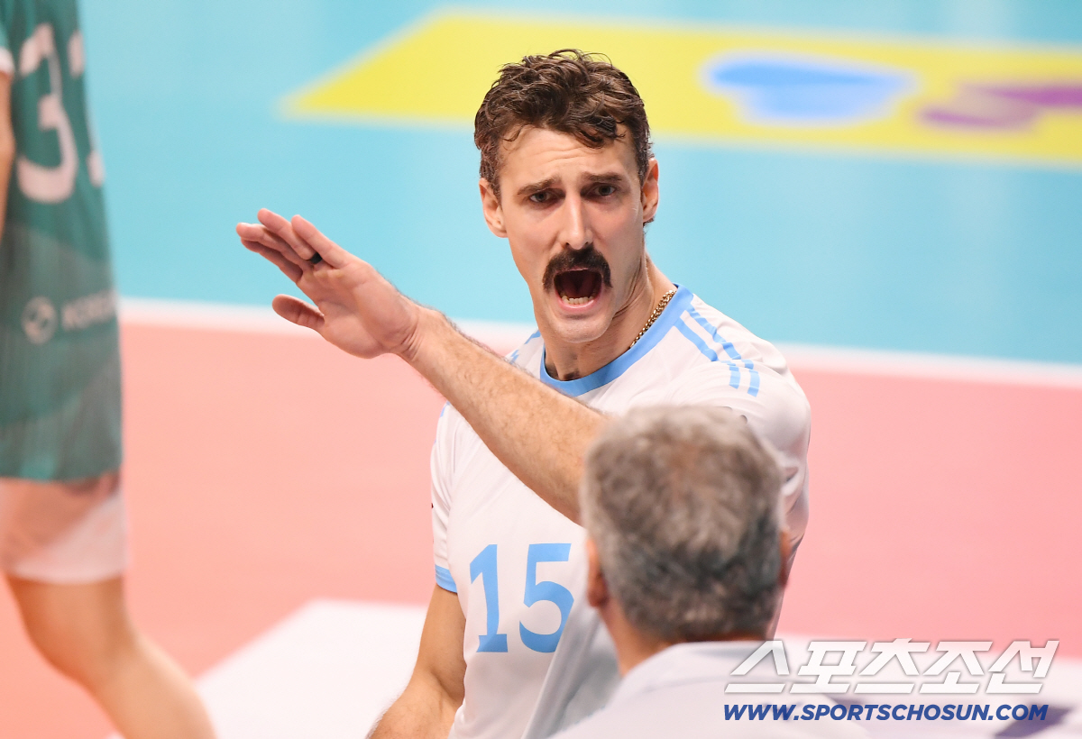 9연승 실화? '러셀-정지석 폭발' 대한항공 고공비행…우리카드 잡고 2R…