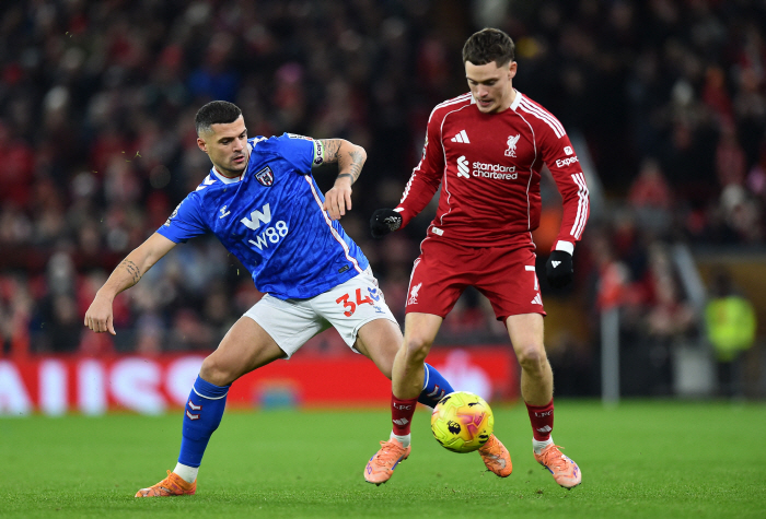 "내 골이 아니라고요?" 리버풀 '1억1600만 파운드 스타' 드디어 EPL 첫 골→자책골 정정 '0골' 눈물 "아쉽다"