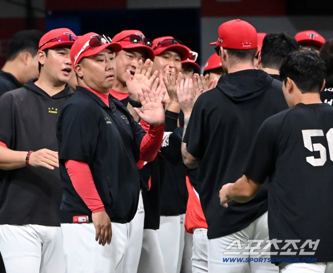 '26억 아끼고 45억' KIA 낭만 잡고도 찜찜하다…'윈나우' 외치기는…