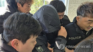 '갑질 의혹' 양양군 공무원, 구속영장 심사…질문엔 '묵묵부답'