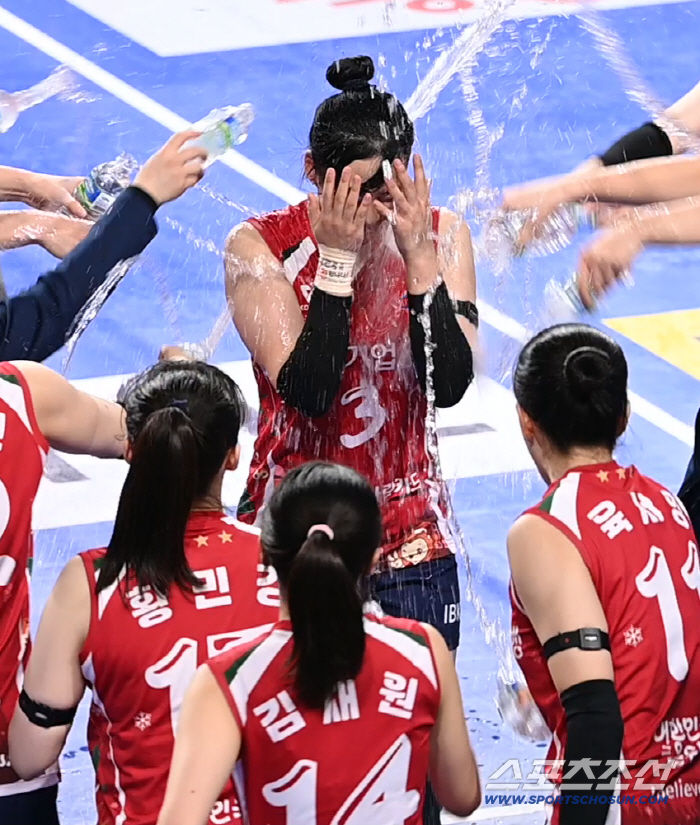 '서브 폭격' 박은서, 시원한 물세례 받으며 "날아갈 것 같아요"[화성 …