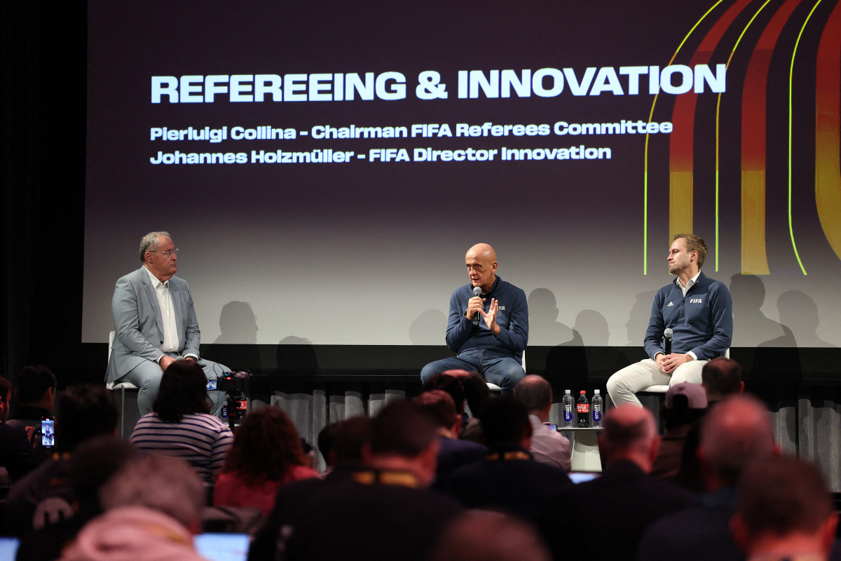 '북중미월드컵,코너킥 VAR 도입?' 콜리나 FIFA 심판위원장"월드컵 …