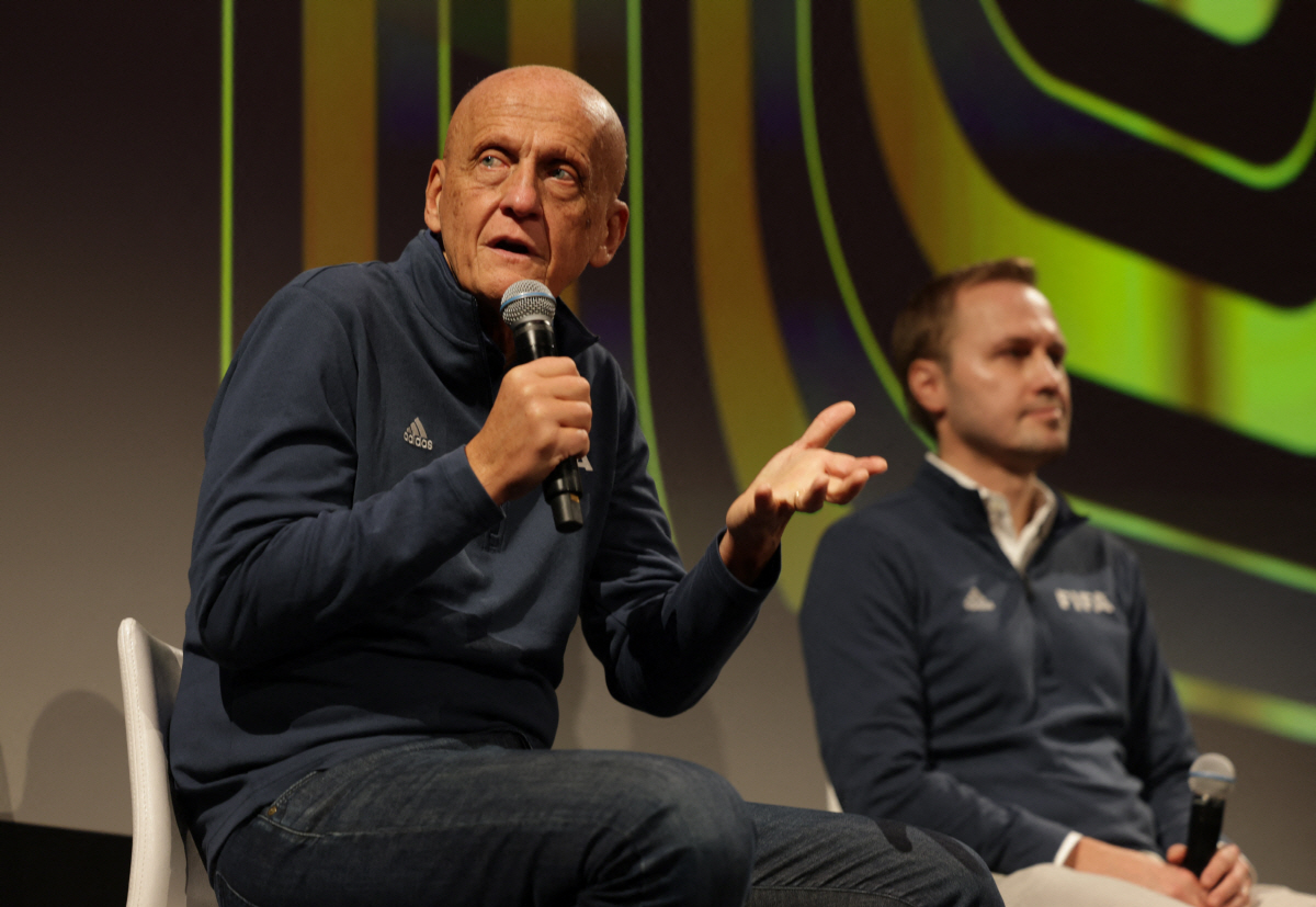 '북중미월드컵,코너킥 VAR 도입?' 콜리나 FIFA 심판위원장"월드컵 …