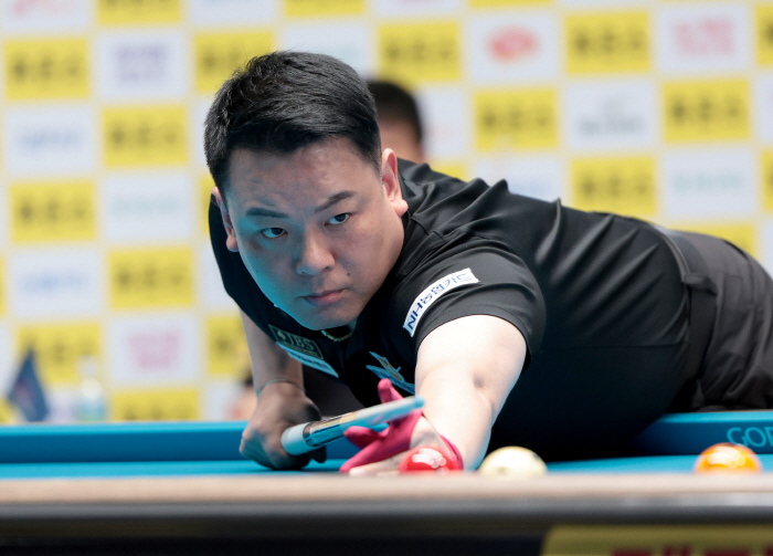 '韓 3쿠션 간판' 조재호 '차세대 기수' 김준태 완파하고 16강 진출