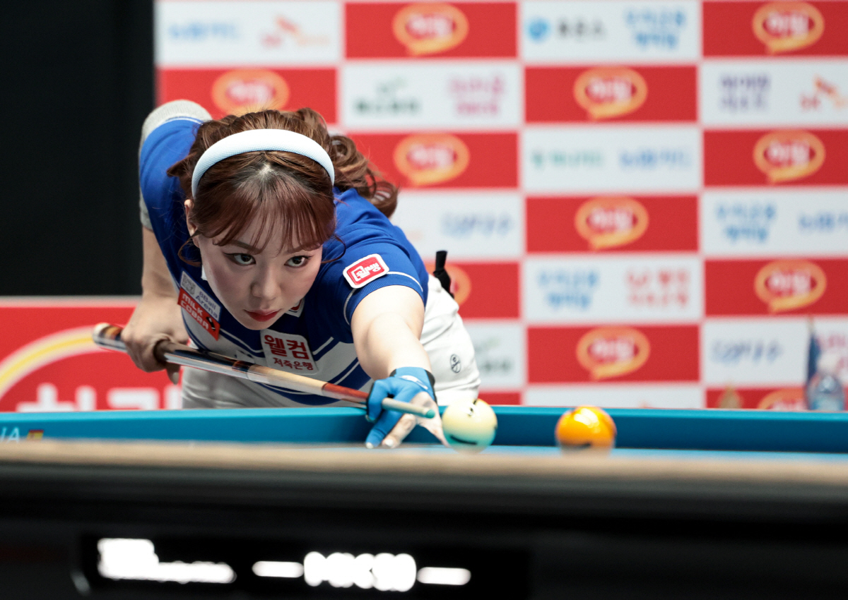 '韓 3쿠션 간판' 조재호 '차세대 기수' 김준태 완파하고 16강 진출