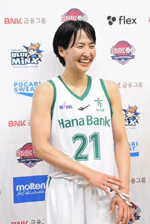 [공식발표]'WKBL 새 역사' 부천 하나은행 이이지마 사키, 1라운드 MVP '亞 쿼터 1호'