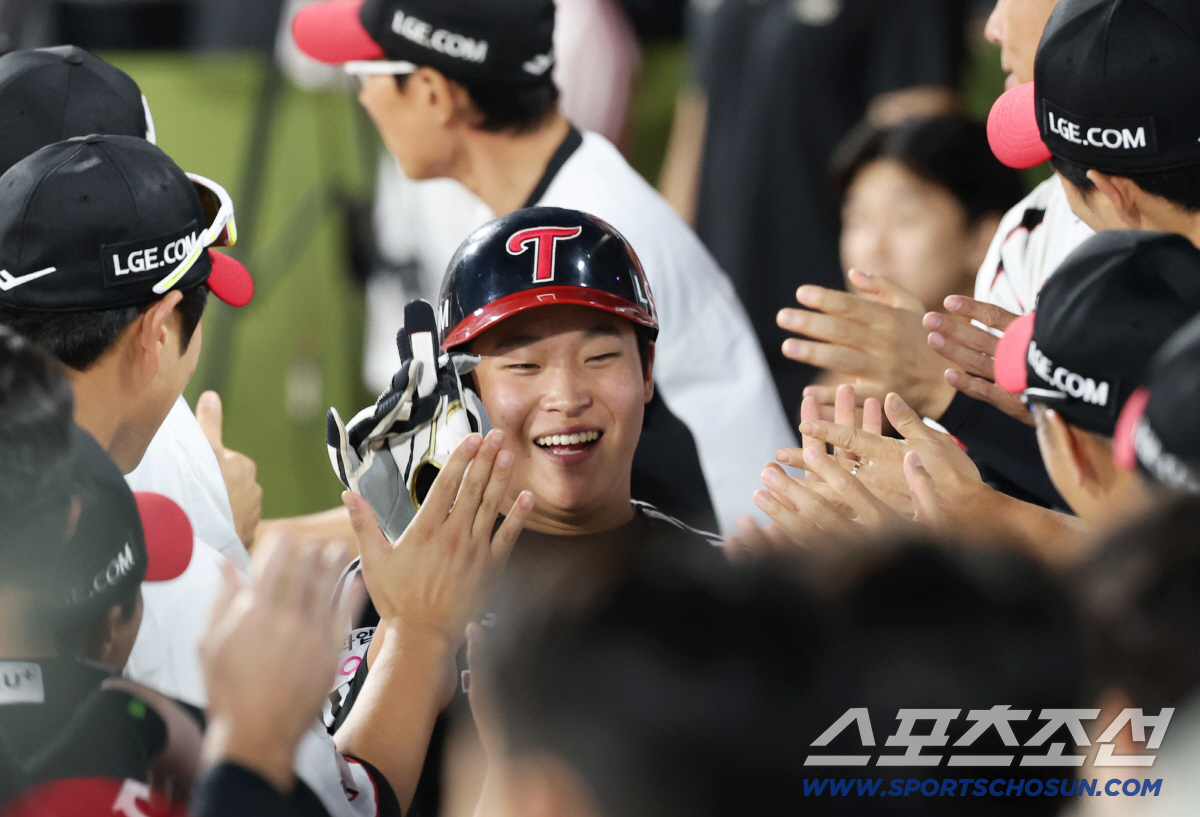 염경엽 감독이 찍은, 미래의 주전 외야수...LG는 왜, 특급 신인 벌써…