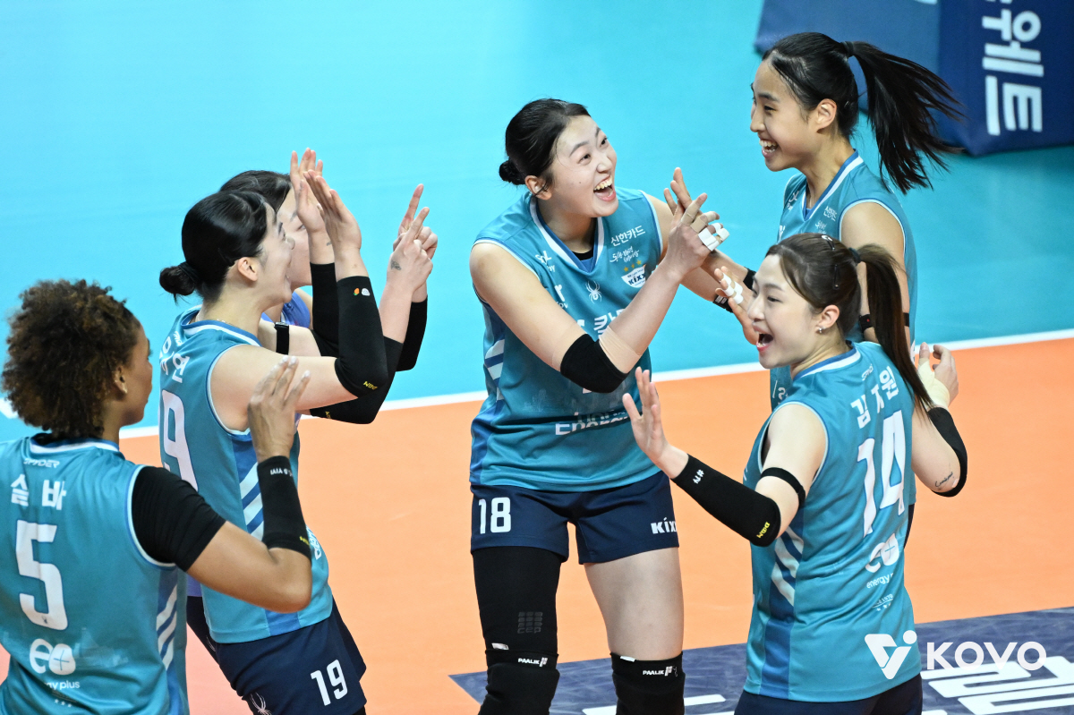 돌풍 1개월로 끝? 페퍼저축은행 대충격 4연패! → GS칼텍스, 실바-유…