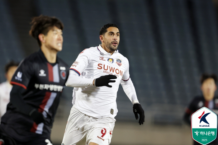 "'캡틴' 바사니 결승골" 부천FC 새 역사, '골포스트 OUT 2회' …