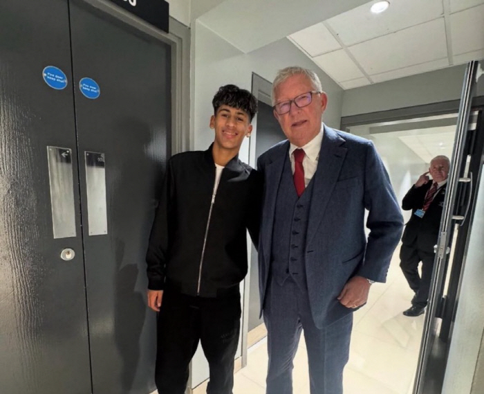 도대체 얼마나 잘하길래, 천하의 퍼거슨이 직접 나섰다...맨유판 라민 야…