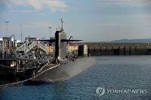 프랑스 핵잠수함 기지 상공서 드론 5대 포착…격추 사격