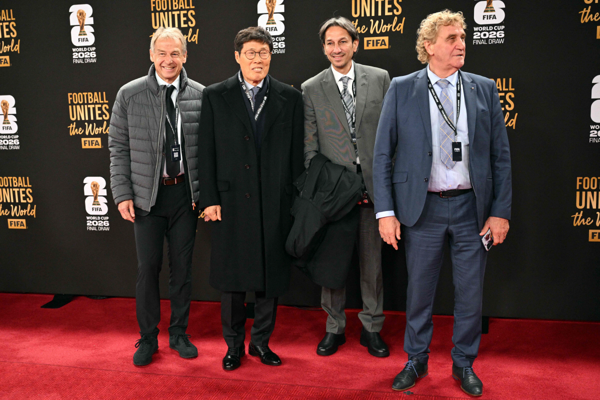 '레전드는 레전드네' 한국서 쫓겨난 클린스만, 조추첨식서 '원샷' 포착[…