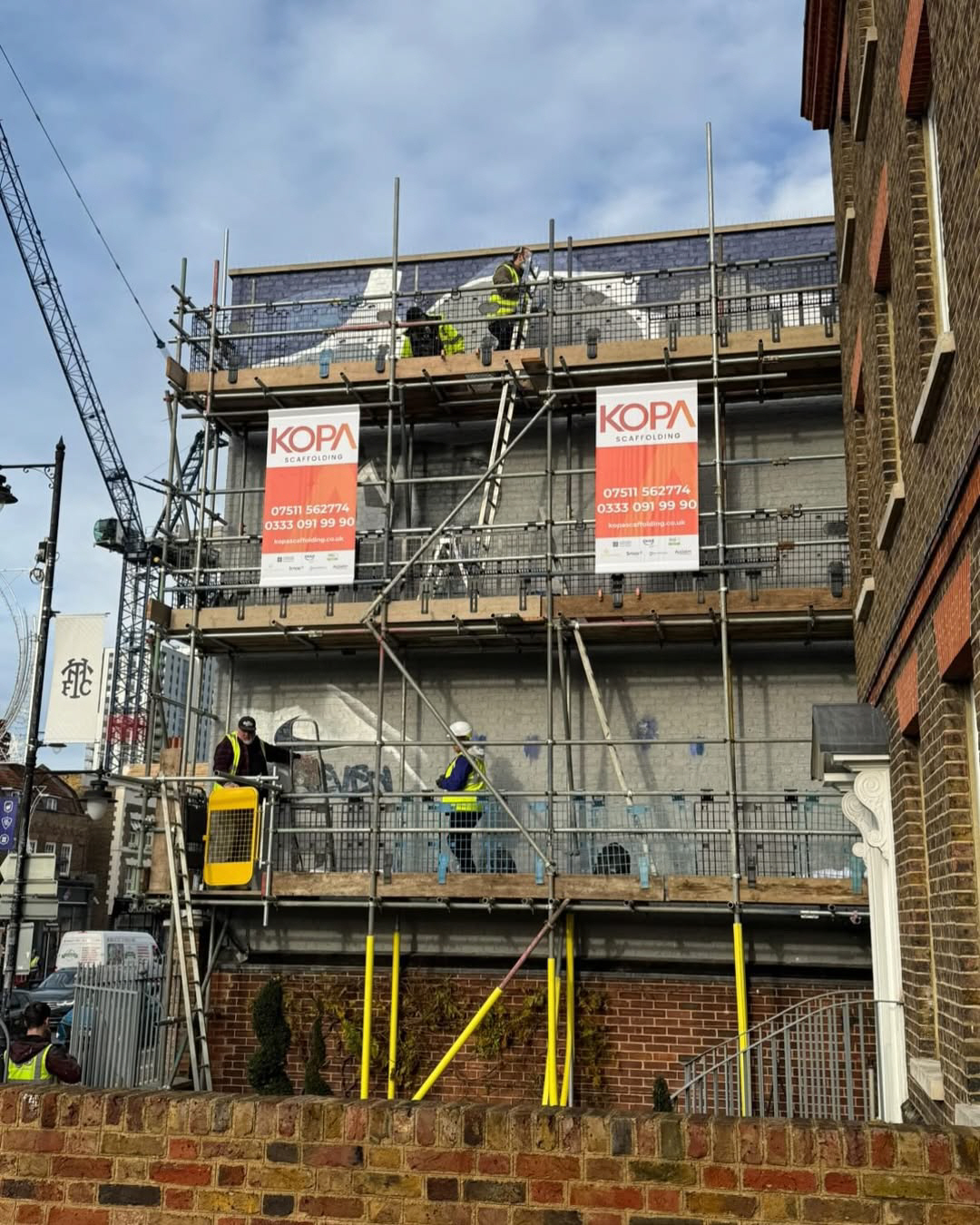 英 단독, '토트넘 레전드' 손흥민 벽화 이렇게 만들어진다...'우승 트…